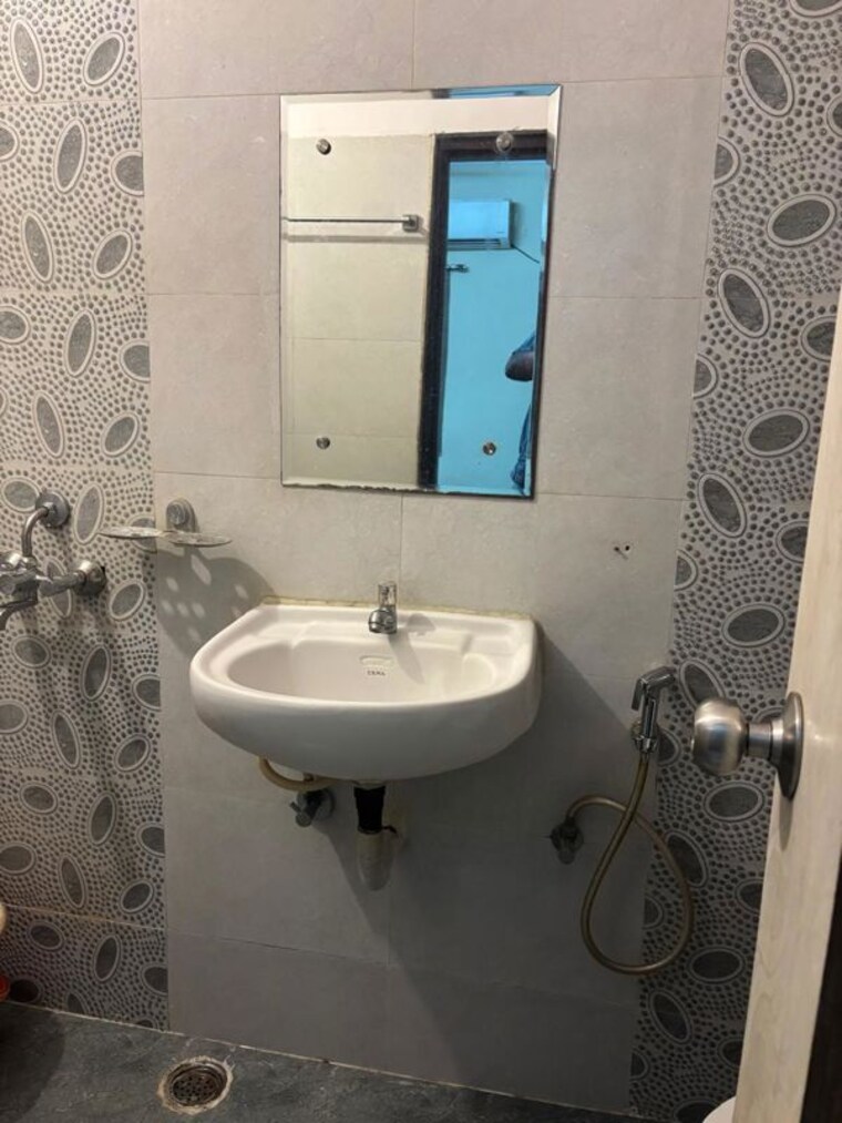 Bathroom, kondapur 3 Bedroom 1900 Sq.Ft. Builder Floor In Kondapur Hyderabad 9921885