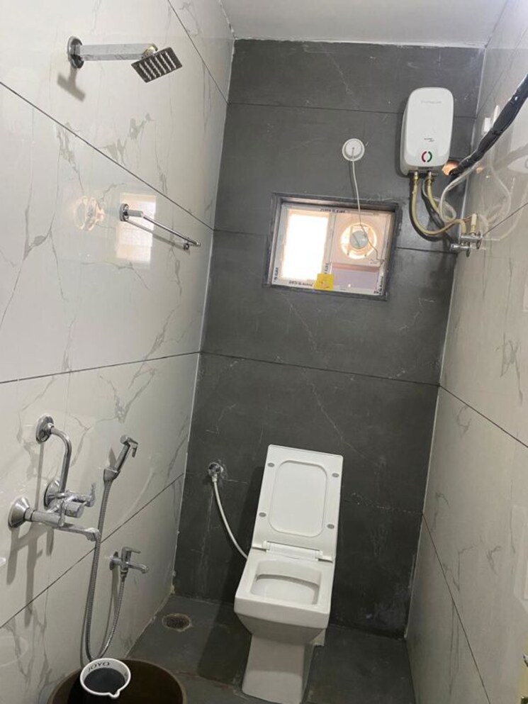 Bathroom, manikonda 3 Bedroom 2000 Sq.Ft. Builder Floor In Manikonda Hyderabad 9921898