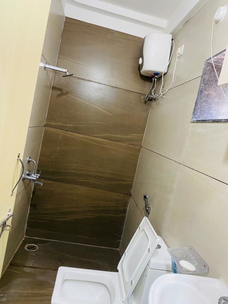 Attached Bathroom, manikonda 3 Bedroom 2000 Sq.Ft. Builder Floor In Manikonda Hyderabad 9921898