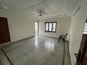 Room in 3 BHK Apartment at Sri Nagar Colony – for Sale