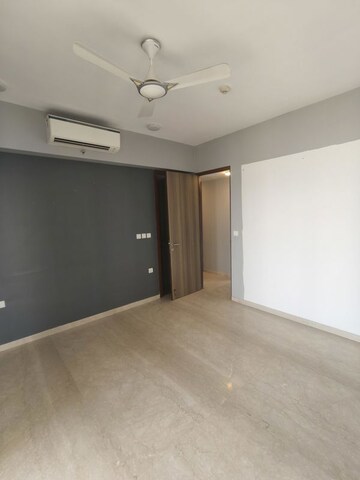 Room in 2 BHK Apartment at Lodha The Park, Worli – for Rent