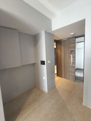 Room in 2 BHK Apartment at Lodha The Park, Worli – for Rent