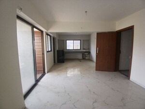 Room in 3 BHK Apartment at Gangapur Road – for Sale