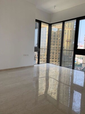 Room in 2 BHK Apartment at Lodha The Park, Worli – for Rent