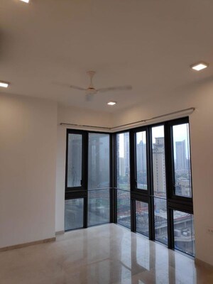 Room in 2 BHK Apartment at Lodha The Park, Worli – for Rent