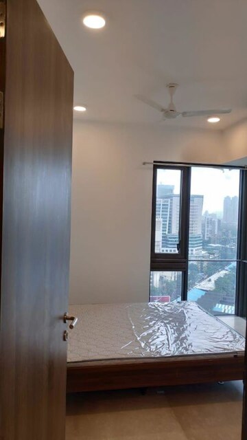 Room in 2 BHK Apartment at Lodha The Park, Worli – for Rent