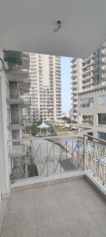 2 BHK + Extra Room Apartment For Rent in Pareena Micasa