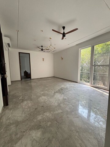 Room in 3 BHK Builder Floor at Saket – for Rent