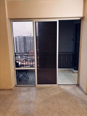 Room in 2 BHK Apartment at MRG Ultimus, Sector 90 – for Rent