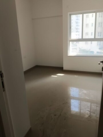 Room in 3 BHK Apartment at Godrej Prana, Undri – for Rent