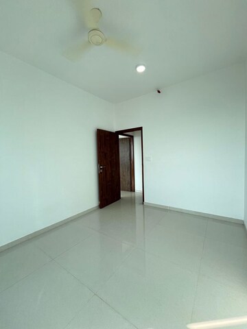 Room in 2 BHK Apartment at Sheth Auris Bliss, Malad West – for Sale