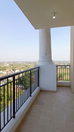 3 BHK + Extra Room Apartment For Sale in Ambika Florence Park