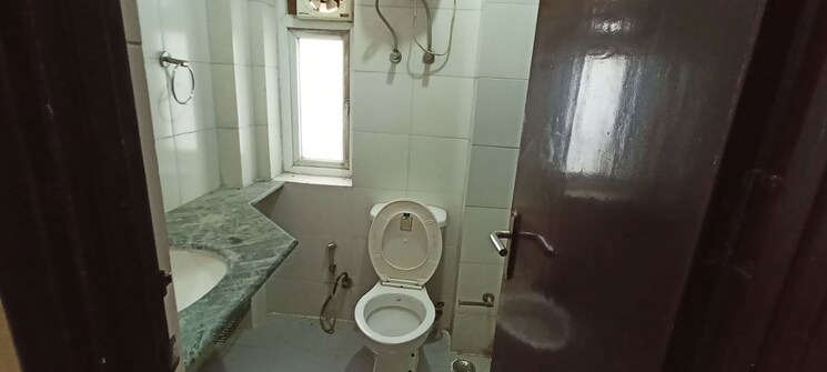 Bathroom, bptp-princess-park 2 Bedroom 1368 Sq.Ft. Apartment In Sector 86 Faridabad 9922074