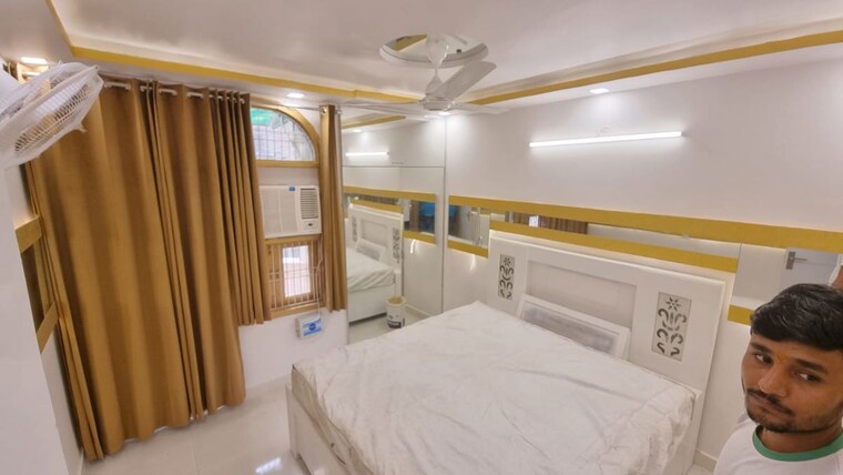 Bedroom, dwarka mor 2.5 Bedroom 80 Sq.Yd. Builder Floor In Dwarka Mor Delhi 9922138