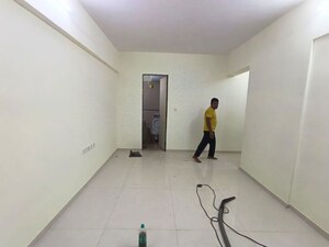 Room in 2 BHK Apartment at Godrej Central, Chembur – for Rent