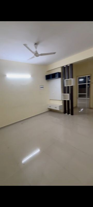 2 BHK Apartment For Rent in Pyramid Elite, Sector 86