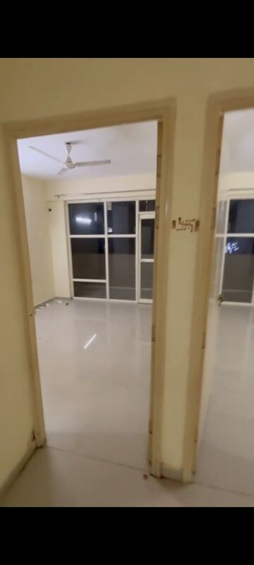 Room in 2 BHK Apartment at Pyramid Elite, Sector 86 – for Rent