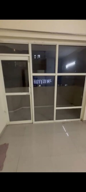 Furnished Amenities in 2 BHK Apartment at Pyramid Elite, Sector 86 – for Rent