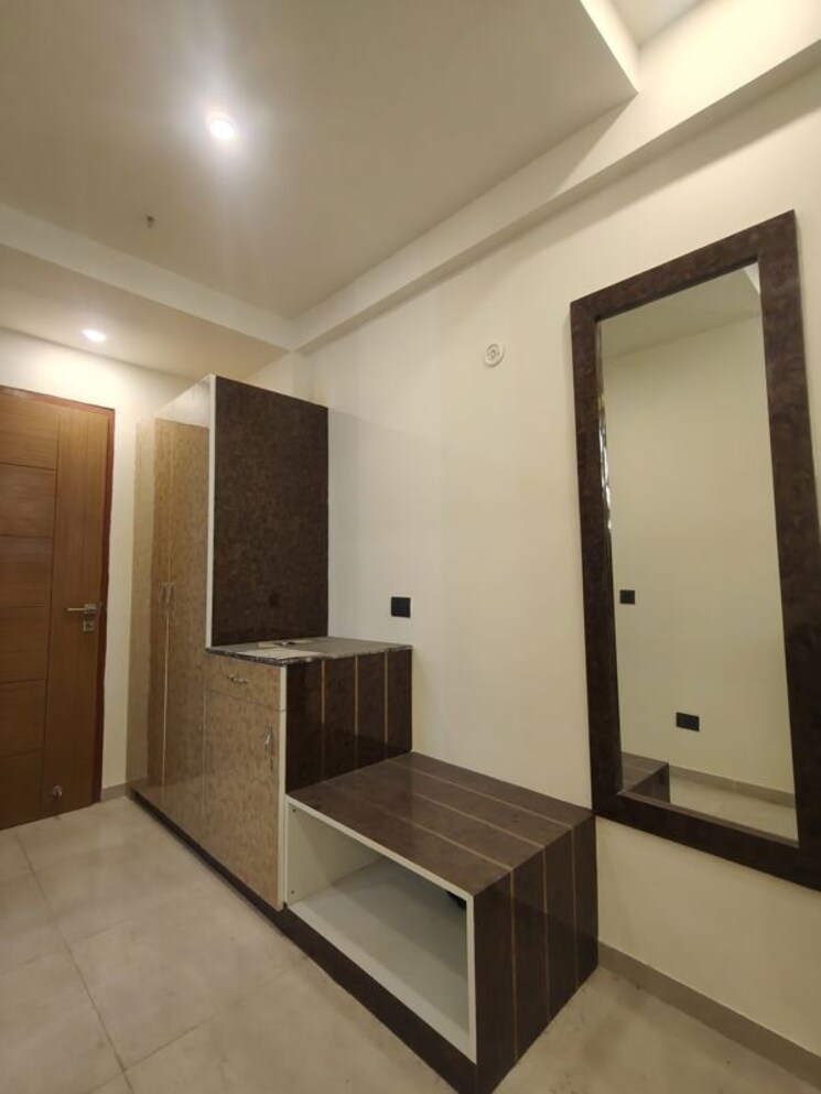 Room, omaxe-hazratganj Studio 565 Sq.Ft. Apartment In Gomti Nagar Lucknow 9922187