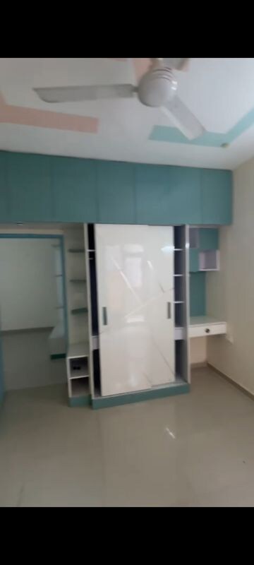 Room in 2 BHK Apartment at Pyramid Elite, Sector 86 – for Rent