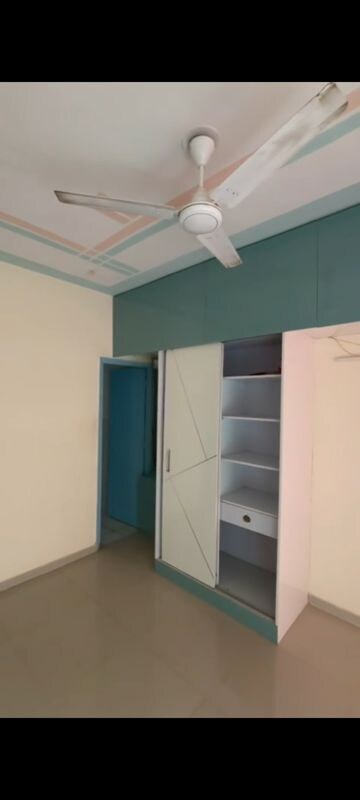 Room in 2 BHK Apartment at Pyramid Elite, Sector 86 – for Rent