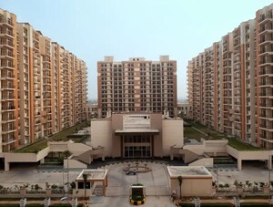 2 BHK Apartment For Sale in KLJ Platinum Heights, Sector 77