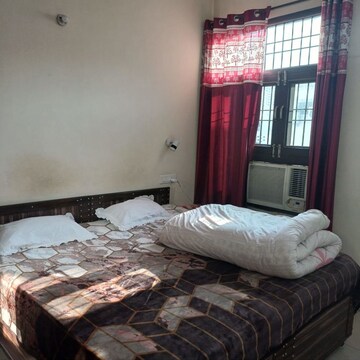 2 BHK Independent House For Rent in Sector 32