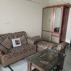 Living Room in 2 BHK Independent House at Sector 32 – for Rent