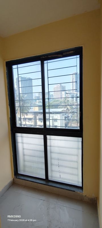 Room in 2 BHK Apartment at Trimurti Narayan, Mulund East – for Rent