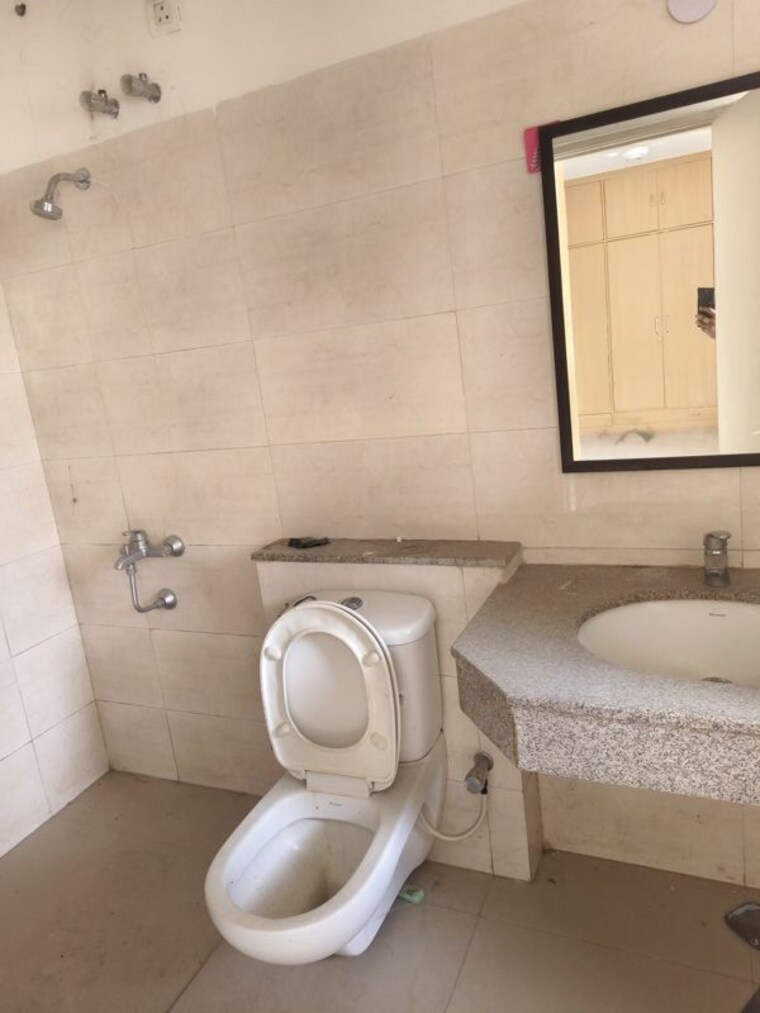 Bathroom, emaar-imperial-gardens 3.5 Bedroom 2000 Sq.Ft. Apartment In Sector 102 Gurgaon 9922223