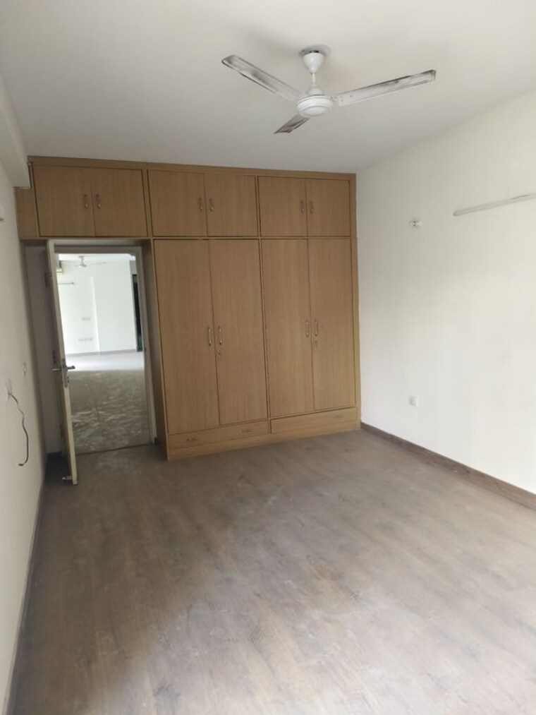 Room, emaar-imperial-gardens 3.5 Bedroom 2000 Sq.Ft. Apartment In Sector 102 Gurgaon 9922223