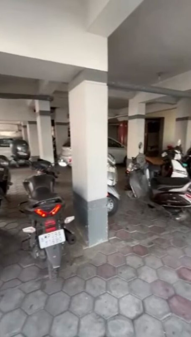  Parking, palsikar colony 2 Bedroom 1050 Sq.Ft. Apartment In Palsikar Colony Indore 9922226