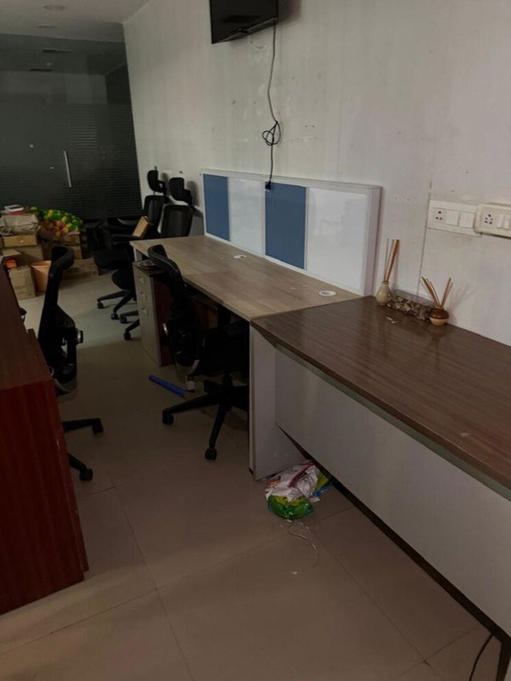 Team Area, levana-cyber-heights Commercial Office Space 2500 Sq.Ft. In Vibhuti Khand Lucknow 9922242