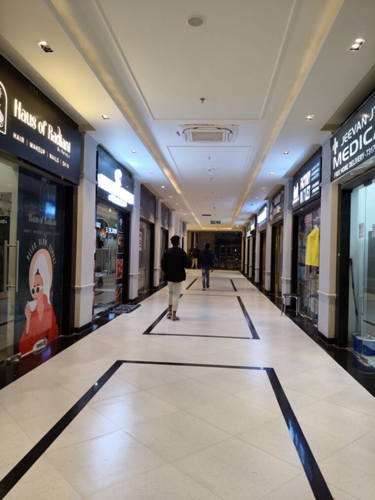 undefined, omaxe-hazratganj Commercial Shop 551 Sq.Ft. In Gomti Nagar Lucknow 9922247