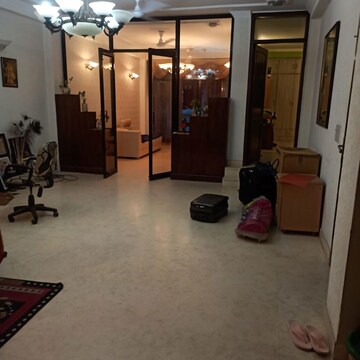 3 BHK Builder Floor For Rent in Saket