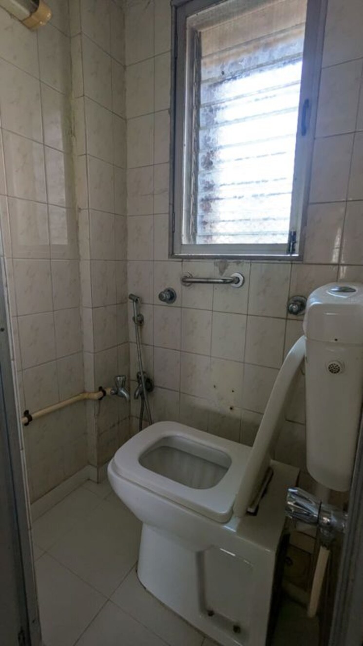Bathroom, borivali east 1 Bedroom 450 Sq.Ft. Apartment In Borivali East Mumbai 9922282