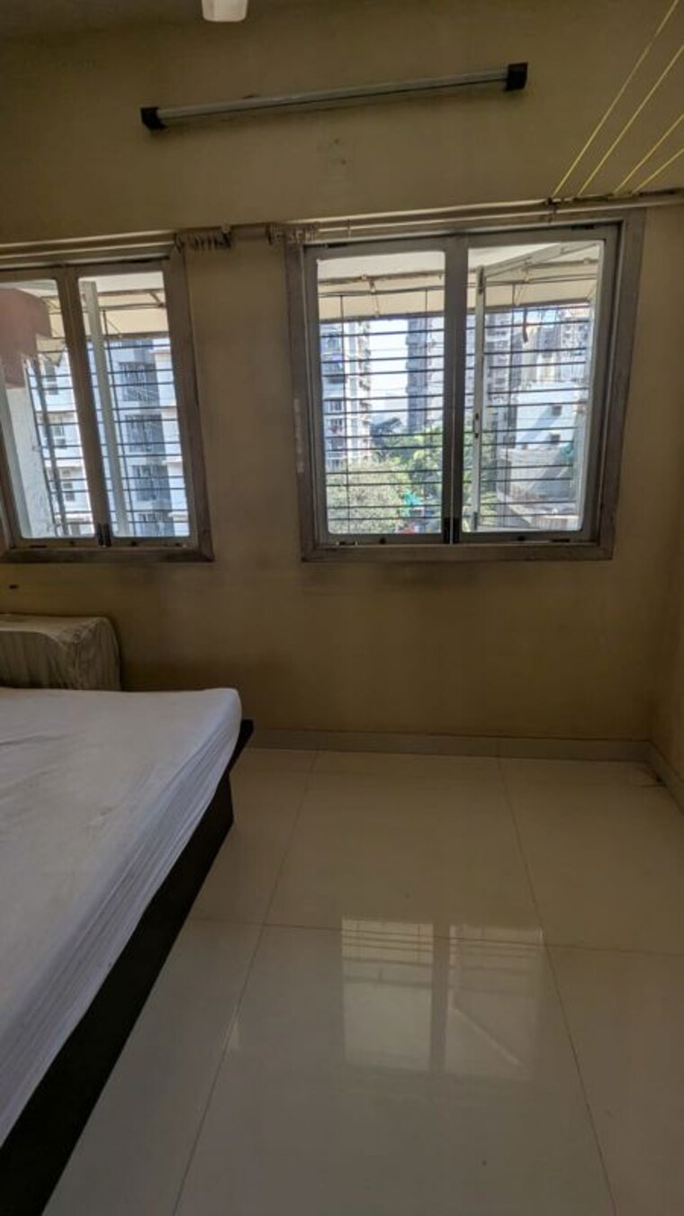Room, borivali east 1 Bedroom 450 Sq.Ft. Apartment In Borivali East Mumbai 9922282