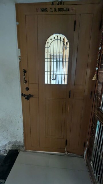 Bathroom in 1 BHK Apartment at Borivali East – for Rent