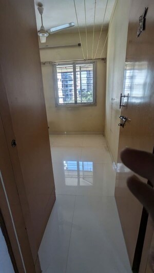 Bathroom in 1 BHK Apartment at Borivali East – for Rent