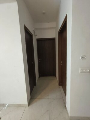 Furnished Amenities in 3.5 BHK Apartment at Omaxe R2, Gomti Nagar – for Rent