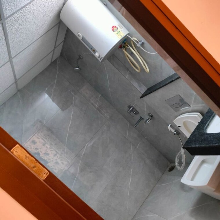 Attached Bathroom, omaxe-r2 3.5 Bedroom 1775 Sq.Ft. Apartment In Gomti Nagar Lucknow 9922312