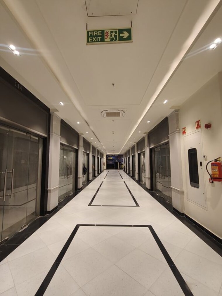 undefined, omaxe-hazratganj Commercial Showroom 800 Sq.Ft. In Gomti Nagar Lucknow 9922317