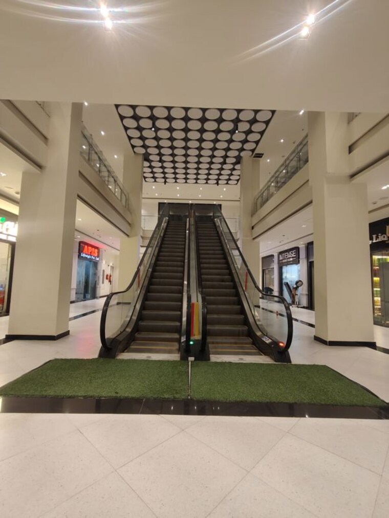 undefined, omaxe-hazratganj Commercial Showroom 800 Sq.Ft. In Gomti Nagar Lucknow 9922317