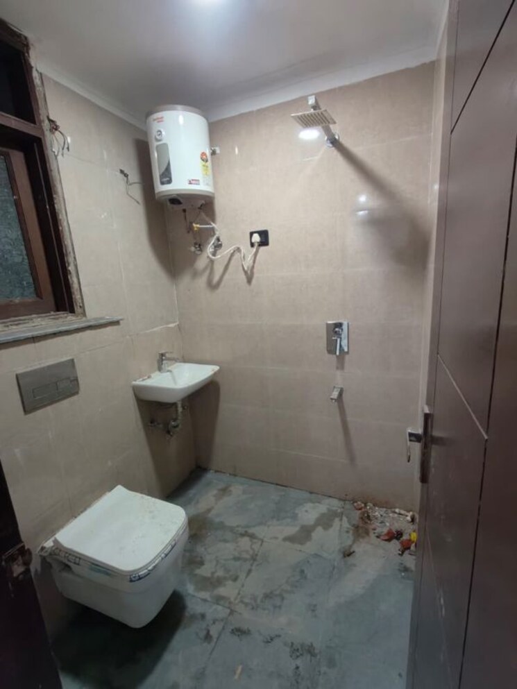 Bathroom, saket 1 Bedroom 450 Sq.Ft. Builder Floor In Saket Delhi 9922326