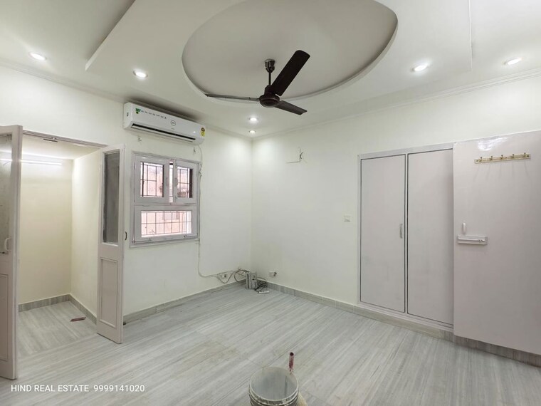 Room, vasant kunj 3 Bedroom 2000 Sq.Ft. Apartment In Vasant Kunj Delhi 9922348