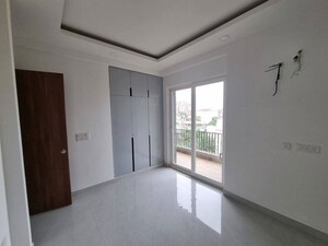 Room in 3 BHK Apartment at Smart World Orchard, Sector 61 – for Rent