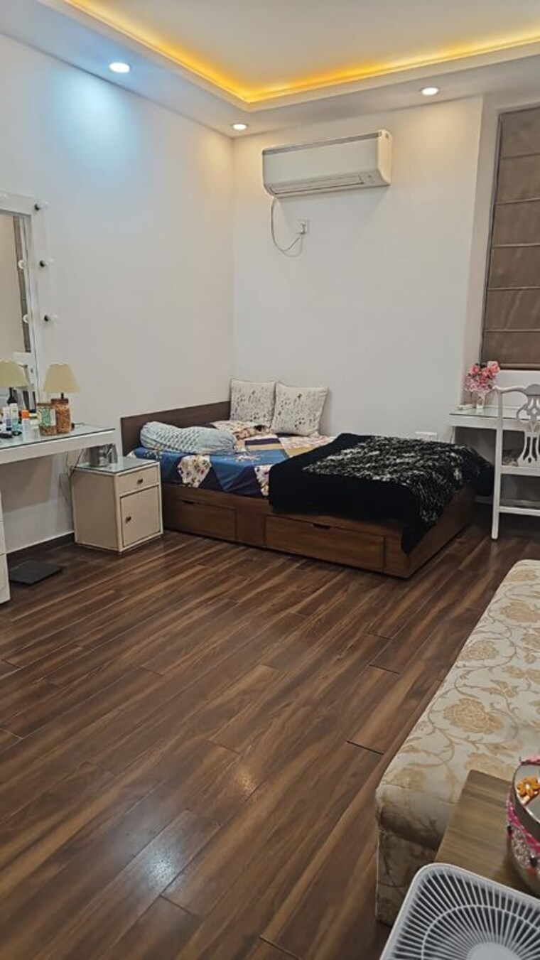 Master Bedroom, vasant kunj 3 Bedroom 2500 Sq.Ft. Apartment In Vasant Kunj Delhi 9922360