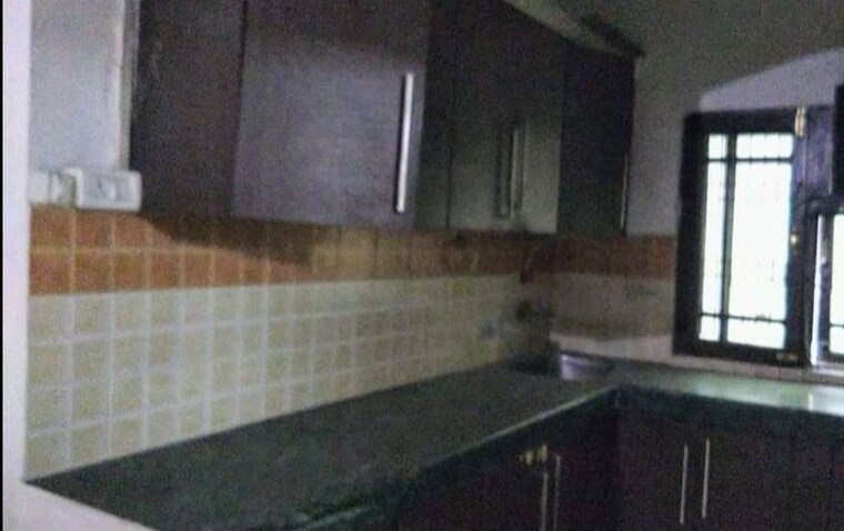 Bathroom, hazratganj 3 Bedroom 1250 Sq.Ft. Apartment In Hazratganj Lucknow 9922370
