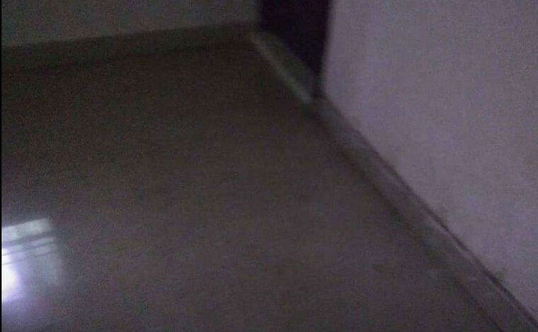 Room, hazratganj 3 Bedroom 1250 Sq.Ft. Apartment In Hazratganj Lucknow 9922370