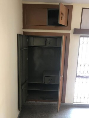 Furnished Amenities in 2 BHK Apartment at Vasant Kunj – for Rent